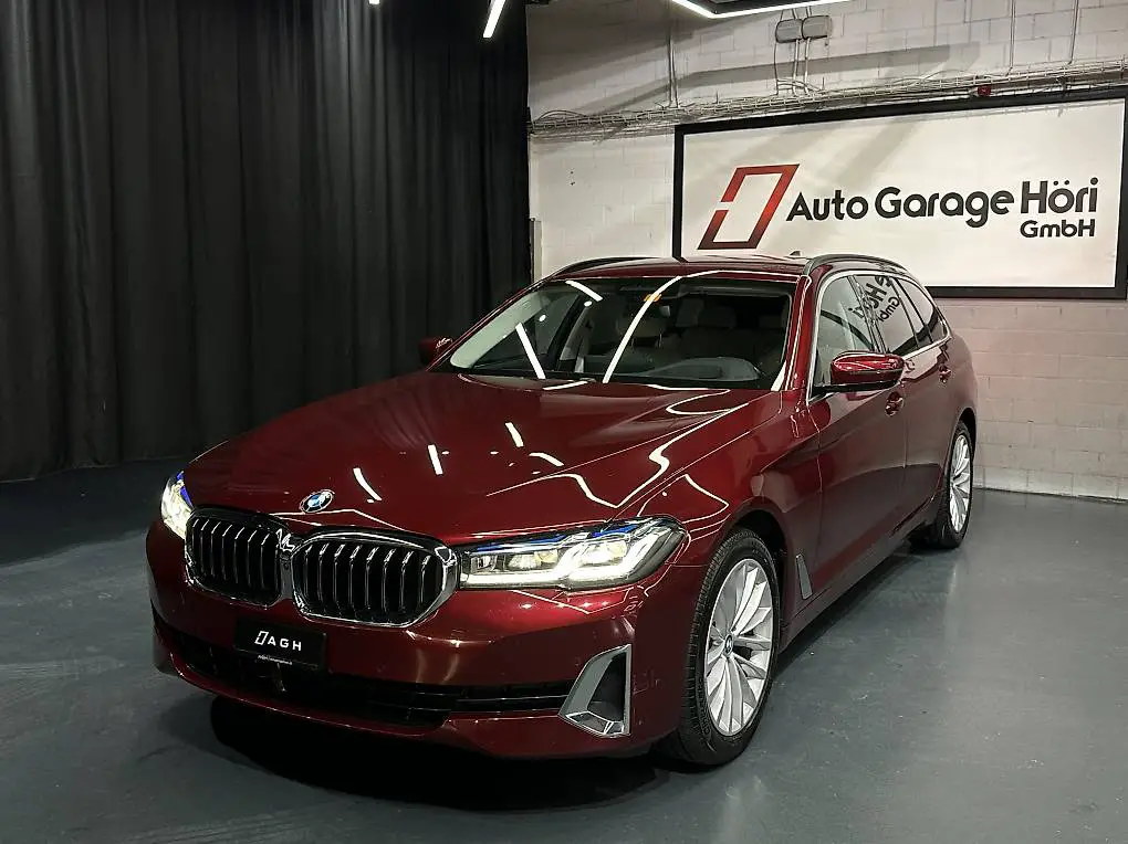 BMW 520d xDrive G31 LCi Luxury Line Bordeaux-Rot