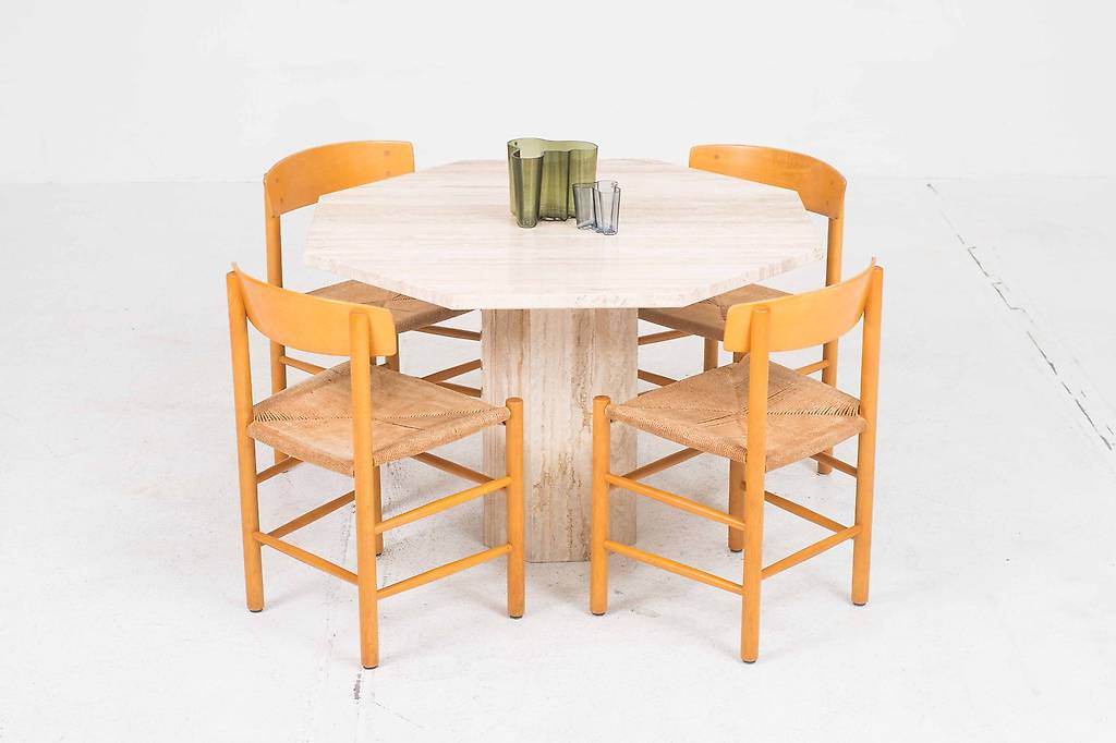 Eleganter 1970er Jahre Tisch aus Travertin