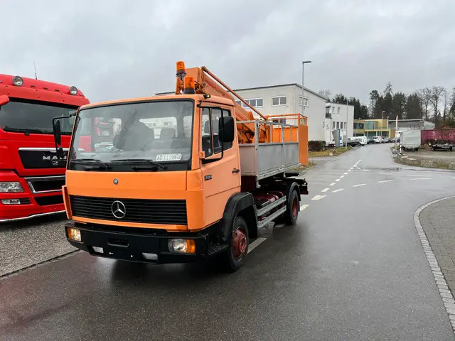 MERCEDES-BENZ, 709 Wumag Gelenksteiger, Kommunaldienst