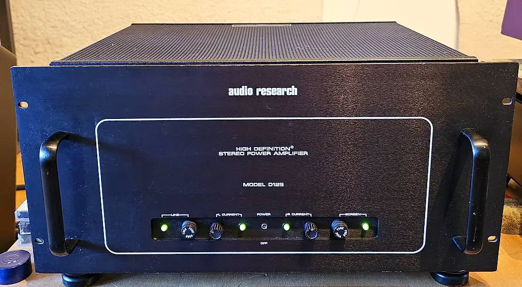 AUDIO RESEARCH"D125" rare power amp. culte high end...