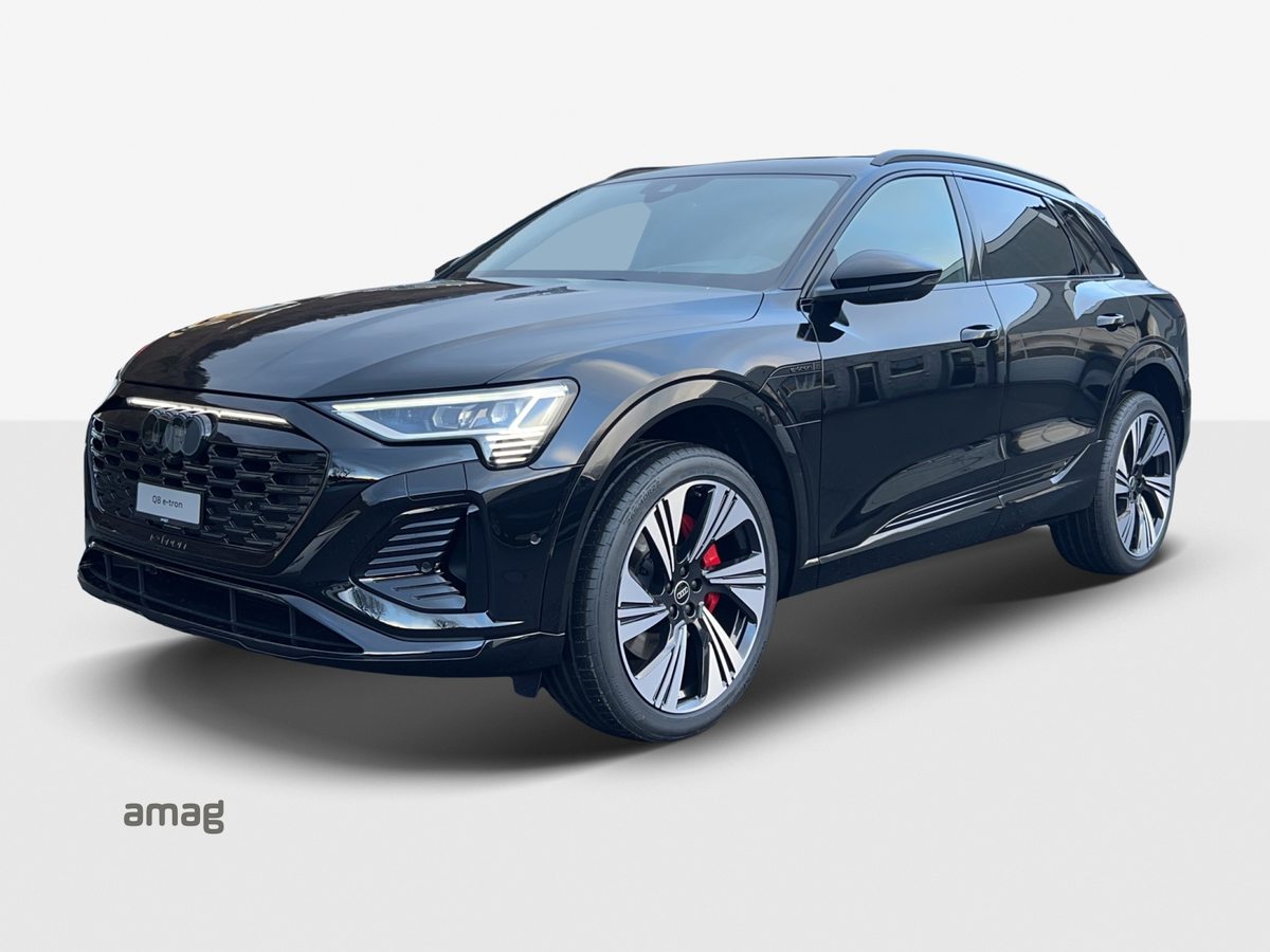 AUDI Q8 50 e-tron Black Edition