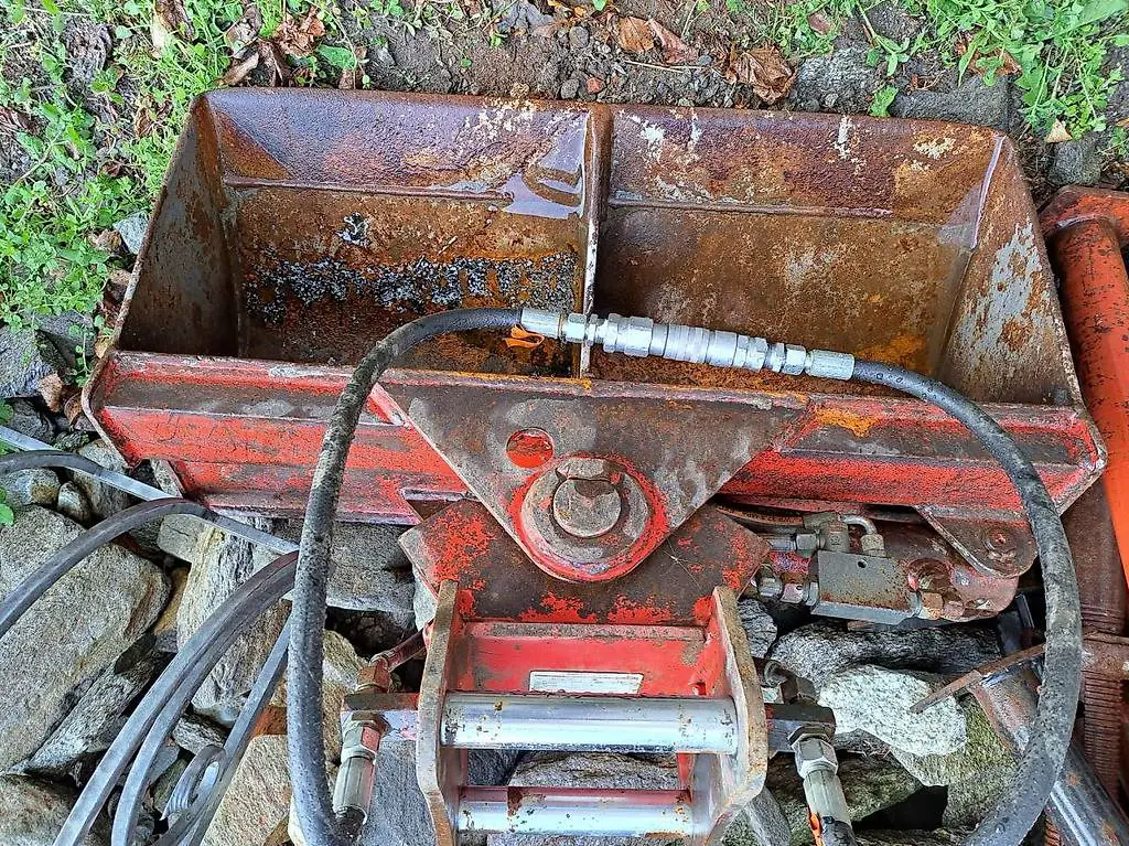 4 benne per mini scavatore Takeuchi TB016