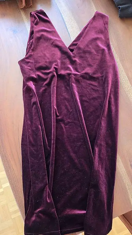 Kleid glänzend bordeauxrot Samtstoff M