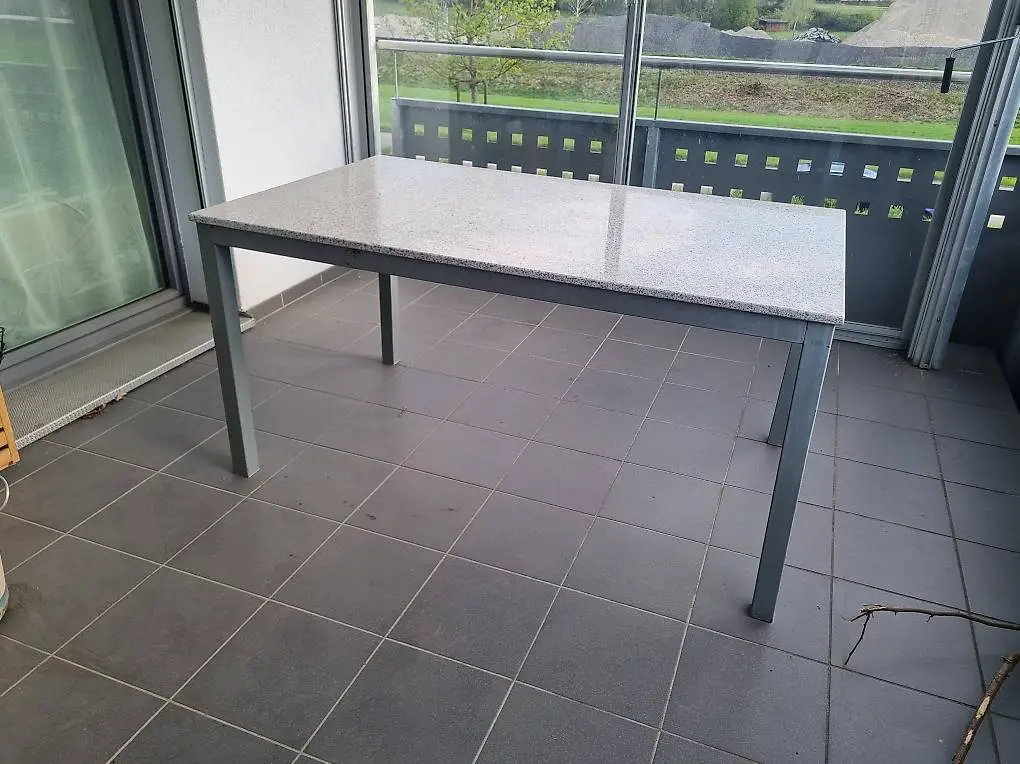 Granittisch Gartentisch Balkontisch Sommermöbel wetterfest