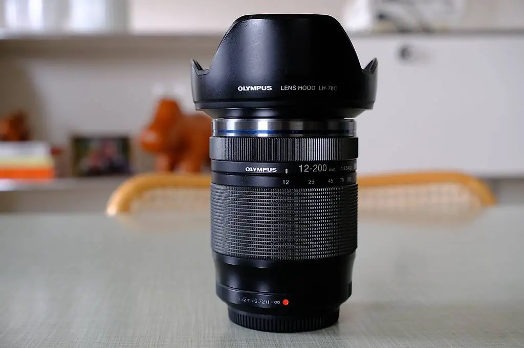 OLYMPUS M.Zuiko Digital ED 12-200mm f/3.5-6.3 Objektiv