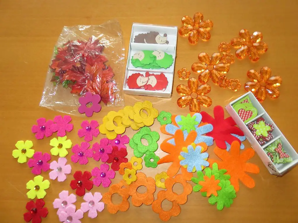 Bastel Artikel Stoff & Holz Blumen, Igel, Blätter