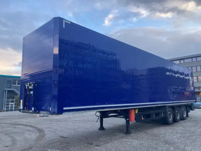 SCHMITZ, SCB S3B, Kunststoffkoffer isoliert