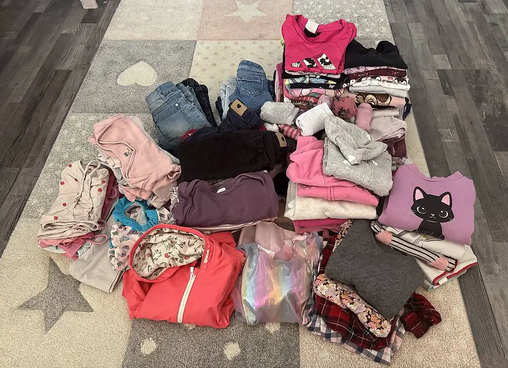 Grosses Mädchen Kleiderpaket Gr. 98