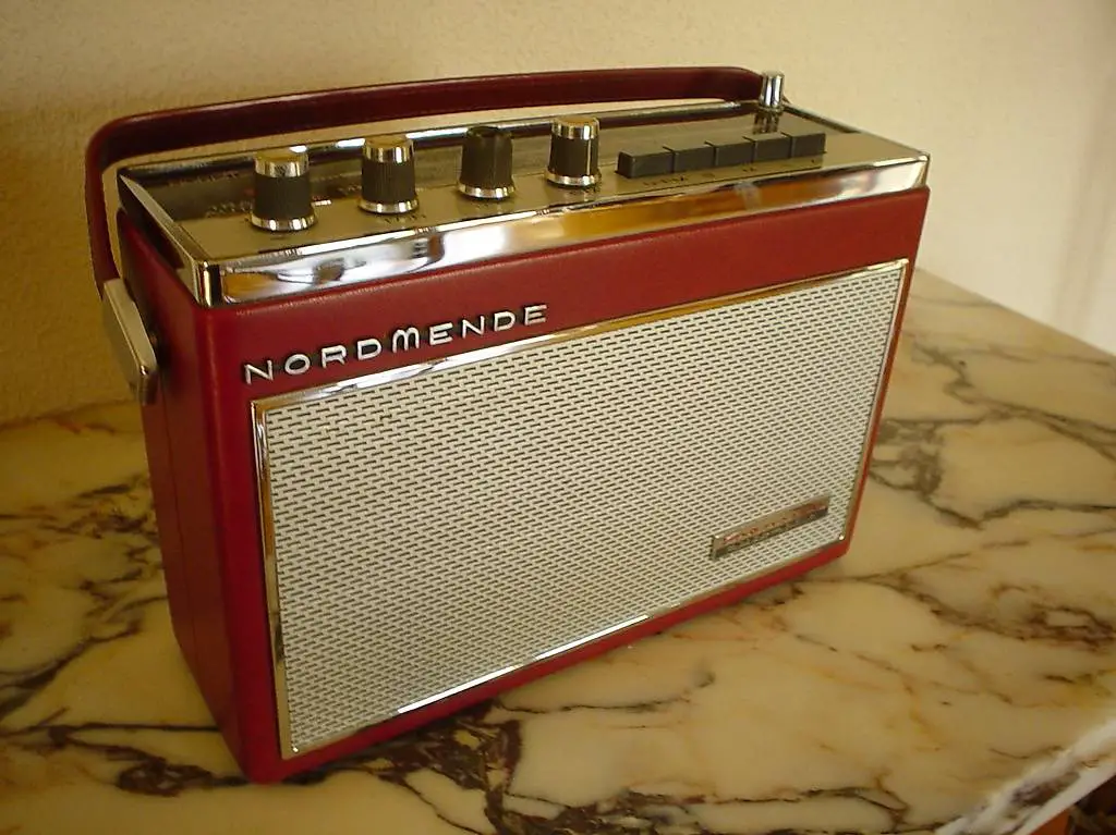 Nordmende Transita Kofferradio