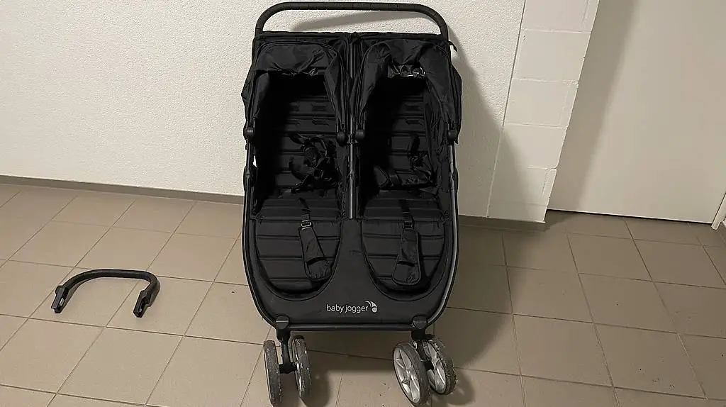 Baby Jogger City mini double mit Bügel und Regenschutz
