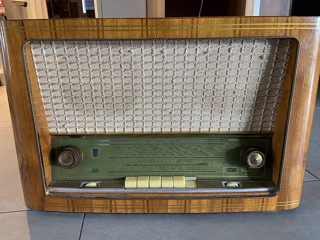 Funktionierendes Röhrenradio