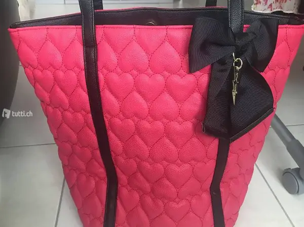 Tasche Shopper od Baden mit Herzchen aus New York neuwertig