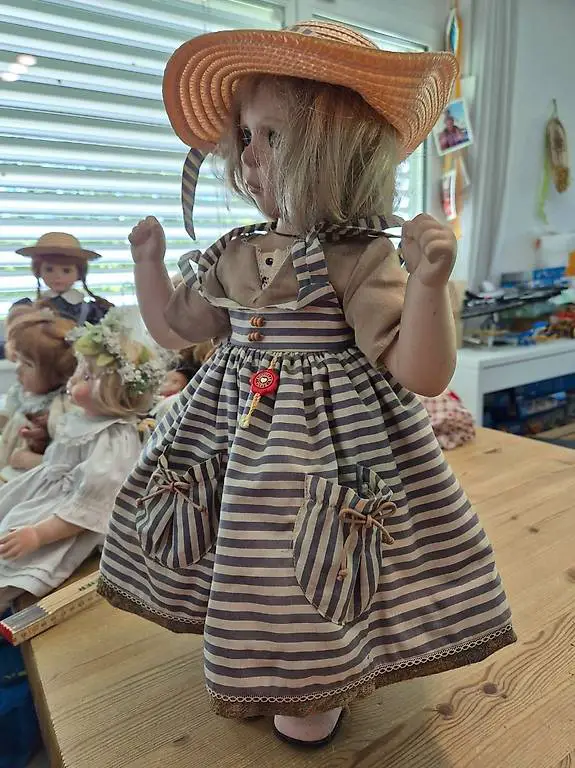 Künstlerpuppe Heidiland, stehend