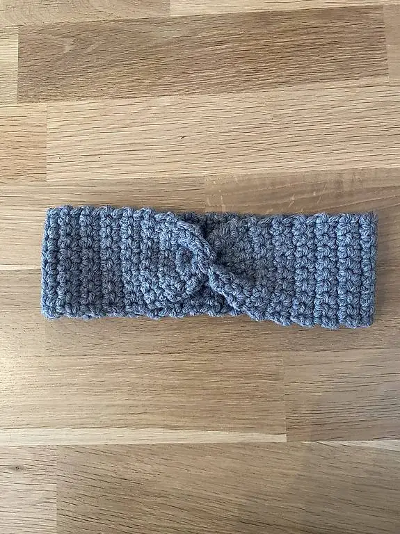 Stirnband grau gehäkelt