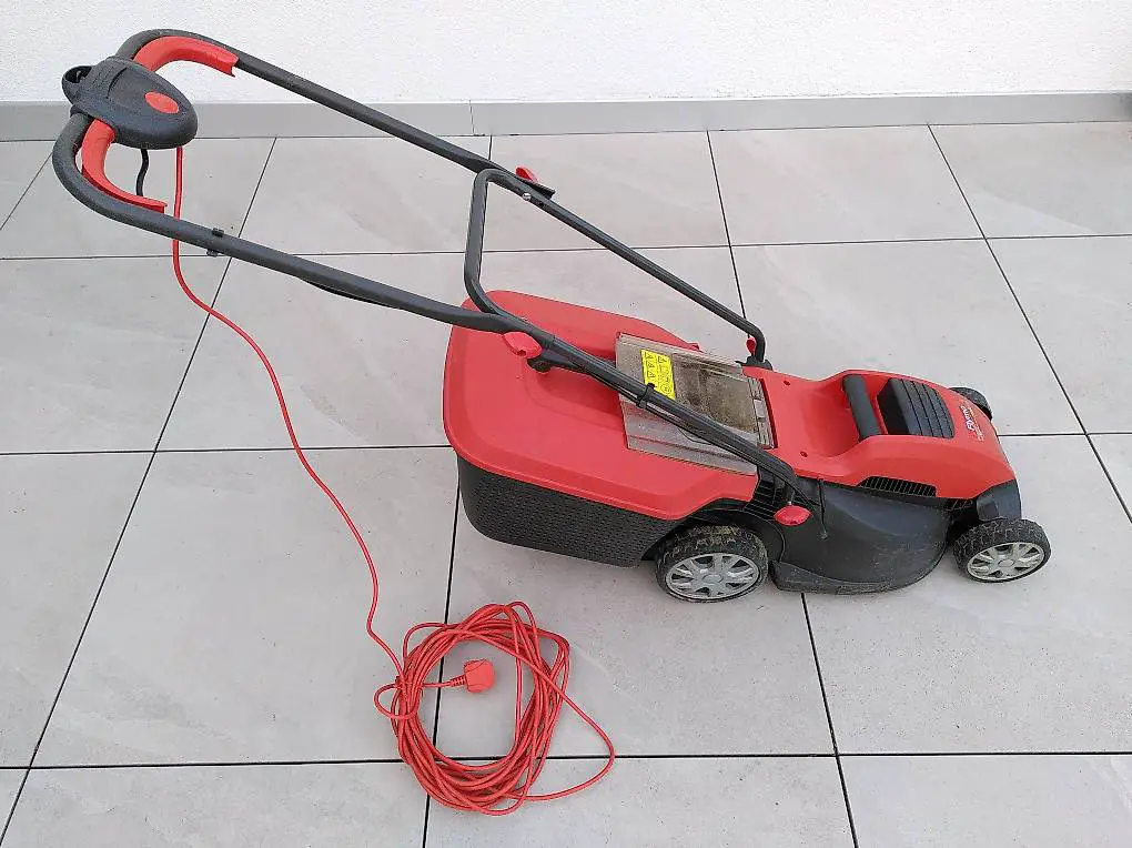 Tondeuse électrique FLYMO Speedi-mo 1500 W / 220 V