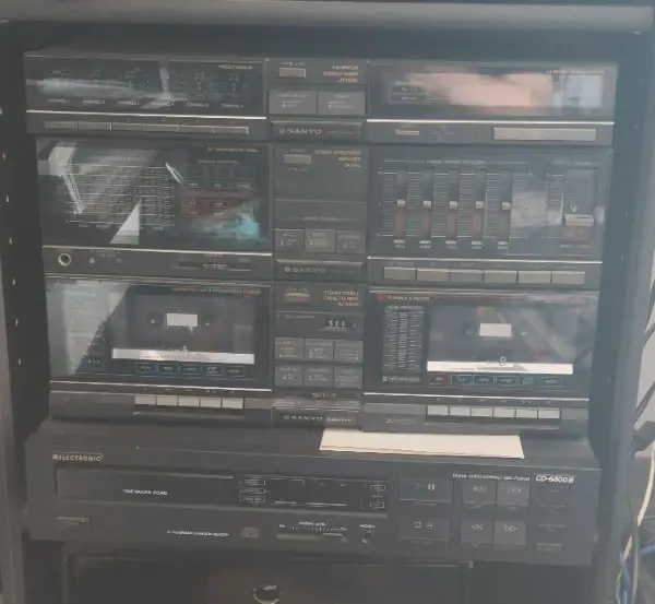 Colonna stereo SANYO anni 80 Sanyo-Stereosäule aus den 80er