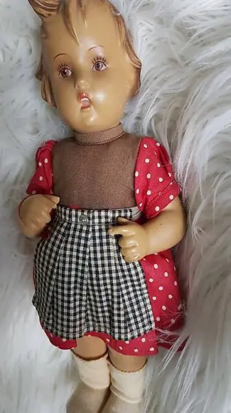 sehr gut erhaltene Hummel Goebel Puppe Porzellan