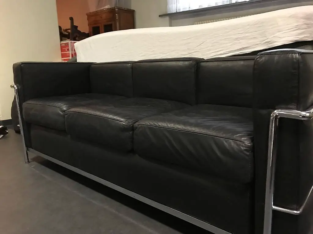 Corbusier Sofa, nicht original.