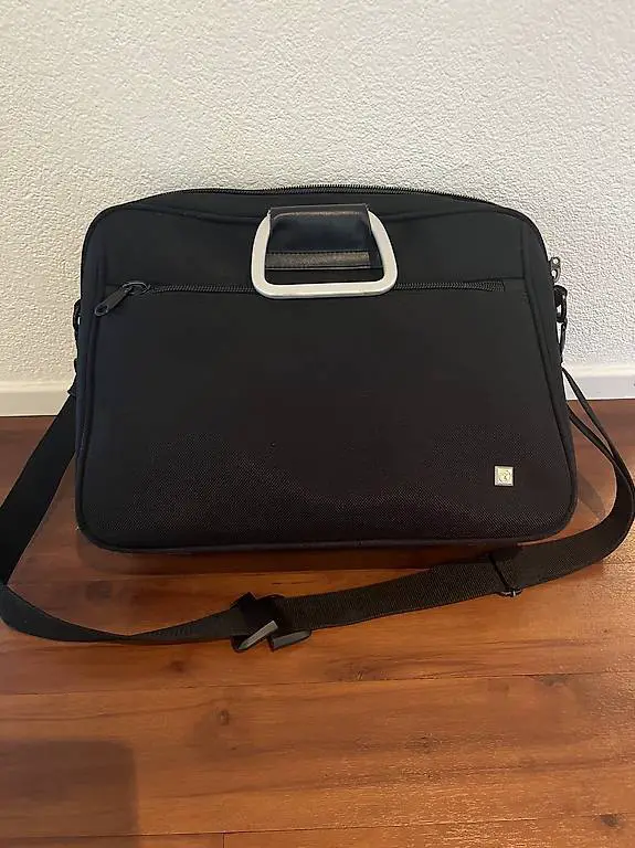 Akten oder Schultasche für Uni oder Hochschule zu verkaufen