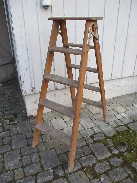 Hist. Klappleiter Holz 40er Deko-Style Velo Eiertopf MKZ