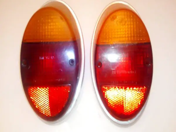 VW Käfer Rücklichter 25 CHF pro Stück.
