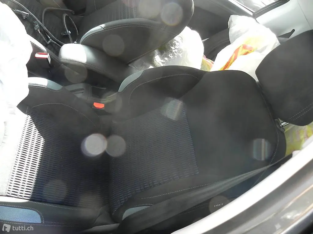  Fahrersitz Stoff Peugeot 208 1,2VTi