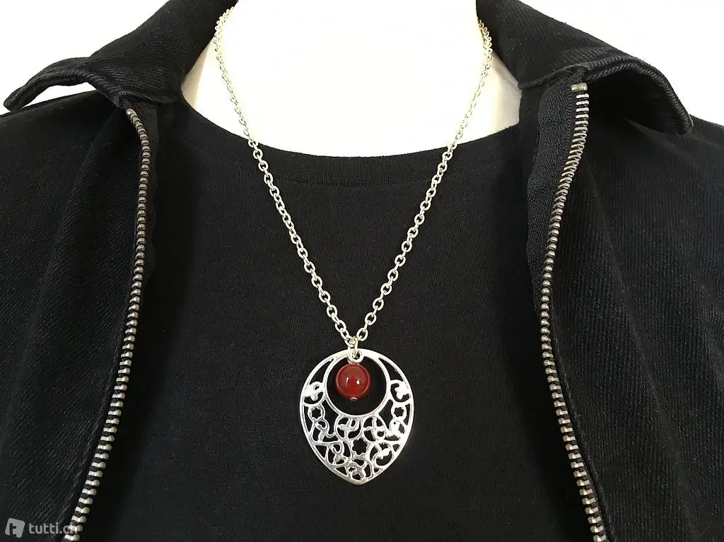 Modische Kette mit Perle