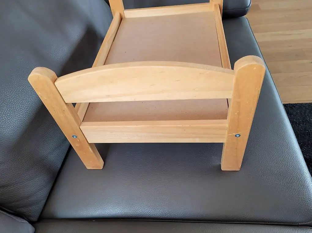 Puppenbett aus Holz