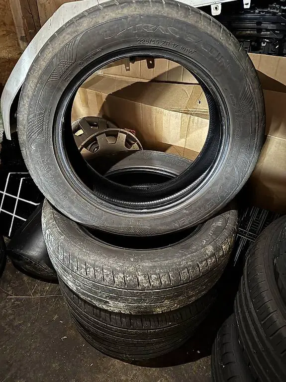 Vredstein ultrac satin 225/55/ZR17 101w