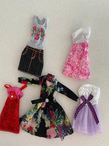 BARBIE KLEIDER SET 5 STÜCK INKL. SCHUHE 20094