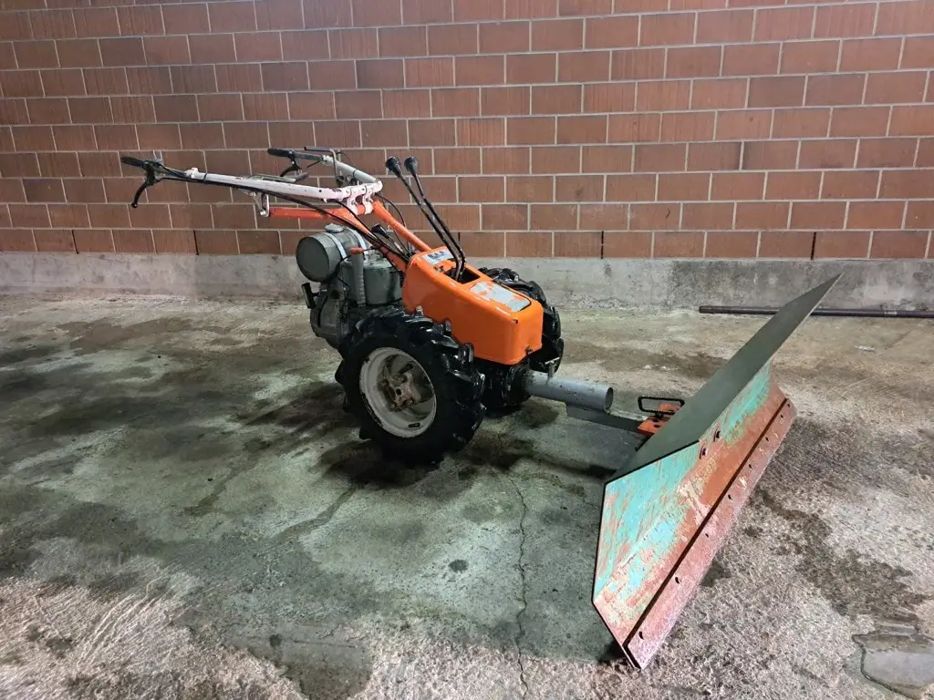 Reform 316 mit Schneepflug