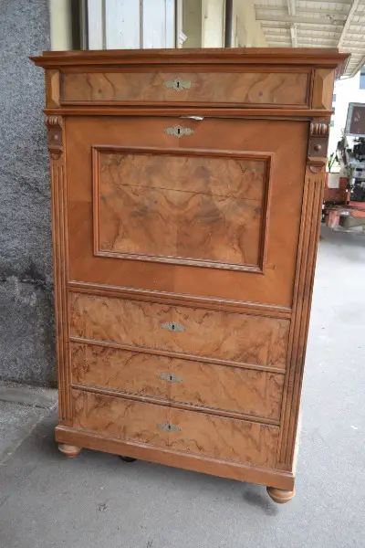 Sekretär mit Geheimfach