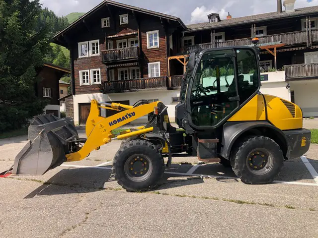 KOMATSU, WA80-6 Pneulader, Radlader