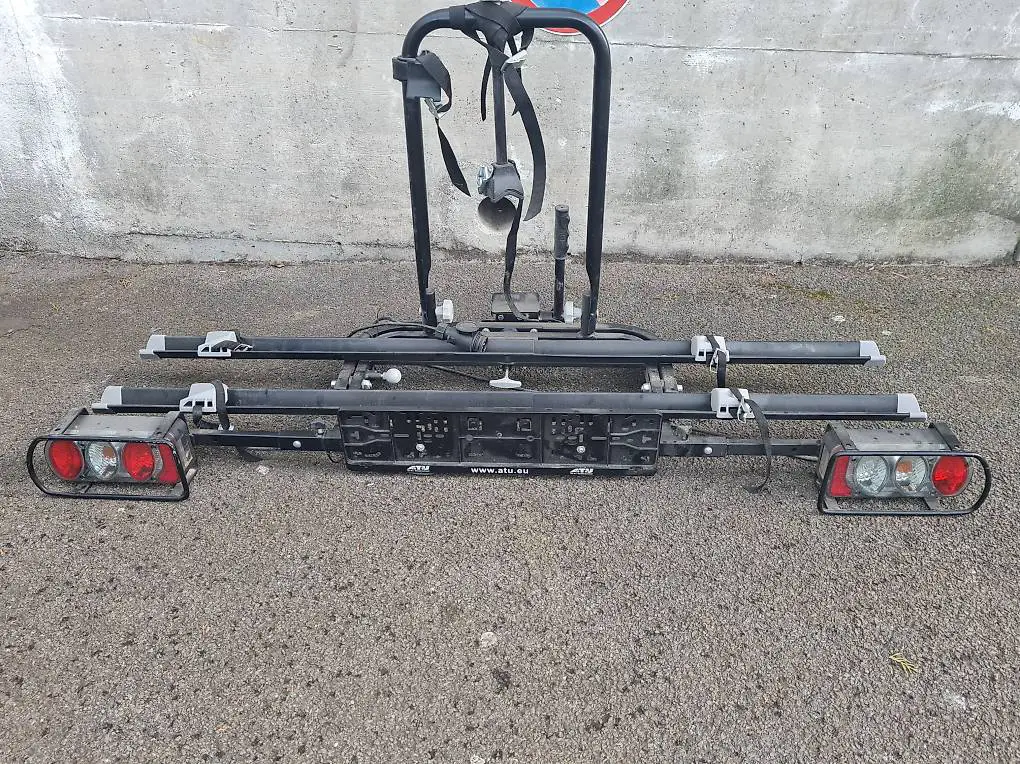 Veloträger für die Anhängerkupplung.