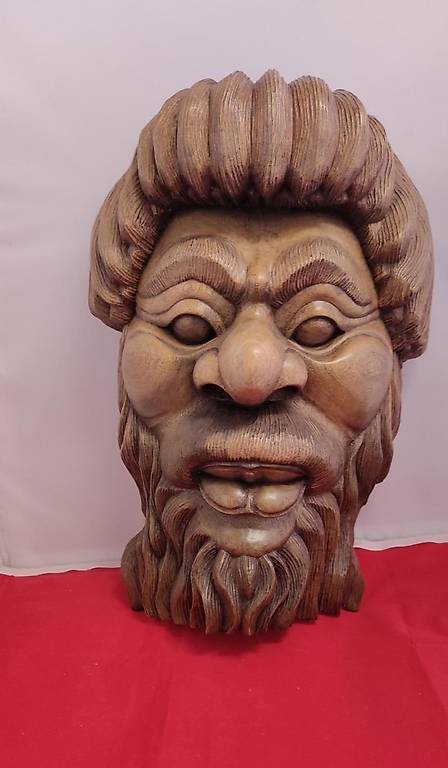 Holzfigur alter Mann aus Suar Holz geschnitzt