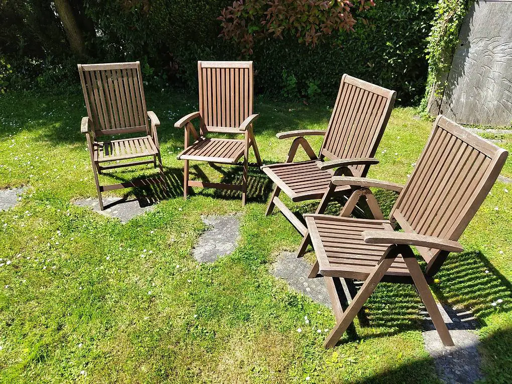 4 Gartenstühle aus Holz - kostenlos, gratis