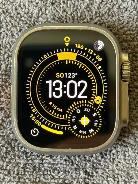 Apple Watch Ultra GPS + Cellular, 49 mm Titangehäuse