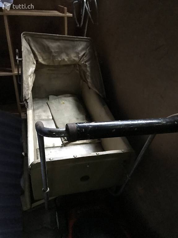 Alter Kinderwagen