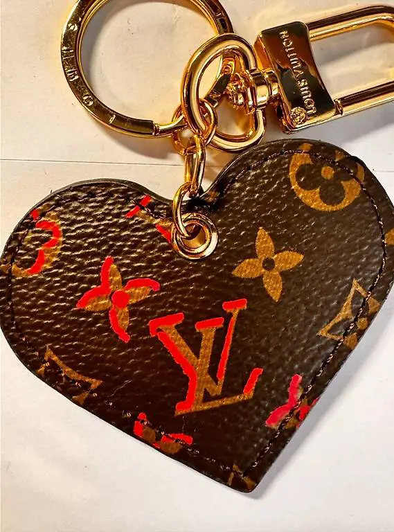 Schlüsselanhänger Louis Vuitton, Herzform