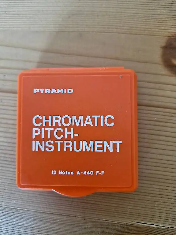 Pyramide Chromatic Pich Instrument