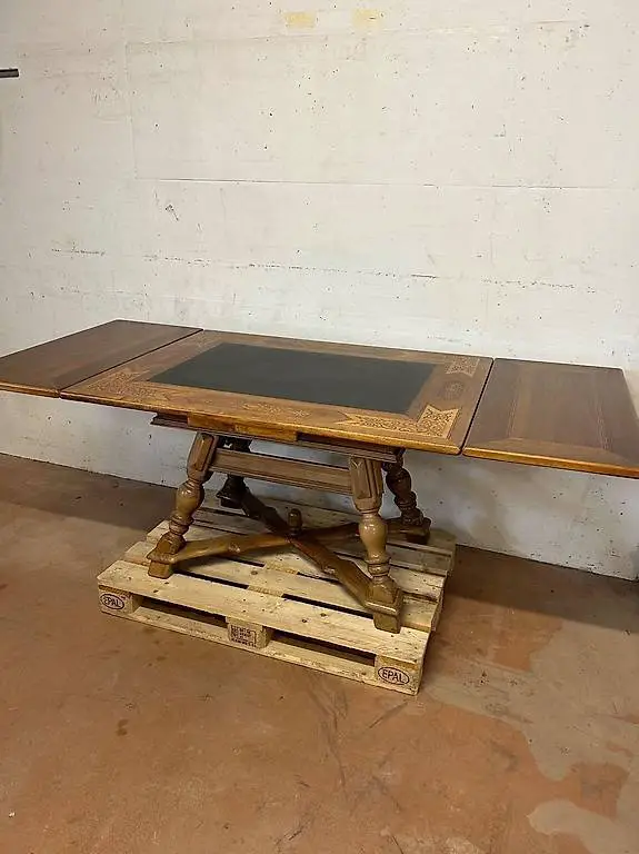 1 alter Schragentisch mit Auszügen Nussbaum 20. Jh.