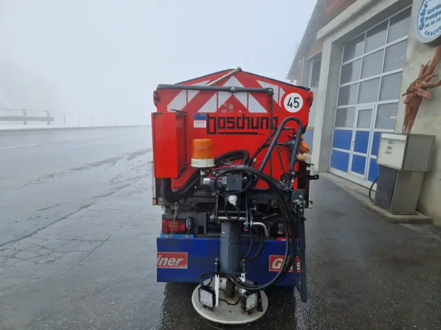 BOSCHUNG, Pony mit salzstreuer, Winterdienst