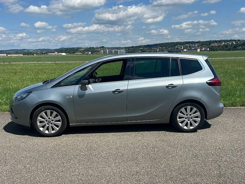 UBER Taxi BOLT Mieten/Rent a Taxi Opel Zafira