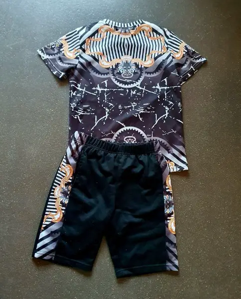 Trainingskleidung Grösse 10Y (140)