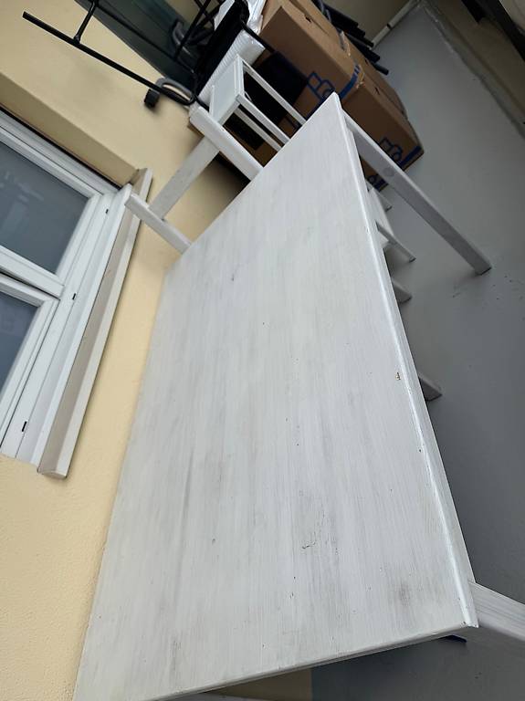 gratis Tisch + 3 stühle