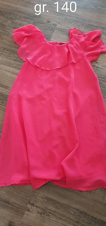 Mädchenkleider Set Gr. 140 (2)