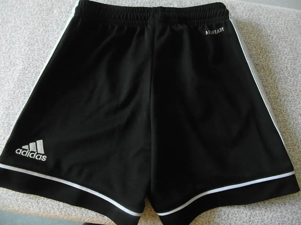 Adidas Kids Shorts - Grösse UK 7-8 Y - 116/122