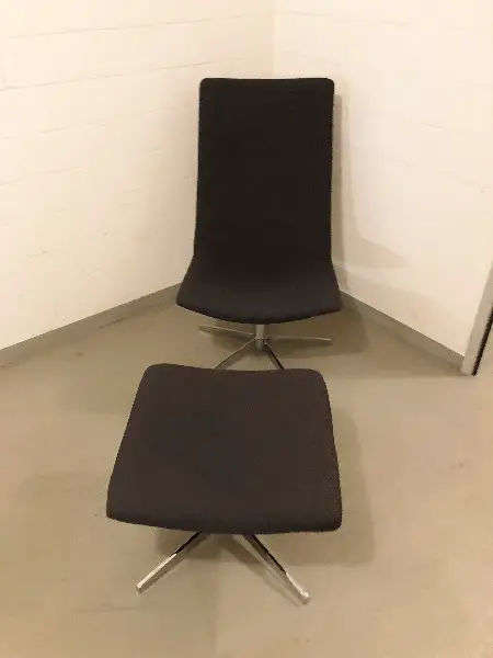 Sessel mit Hocker von Möbel Pfister - Marke ARPER