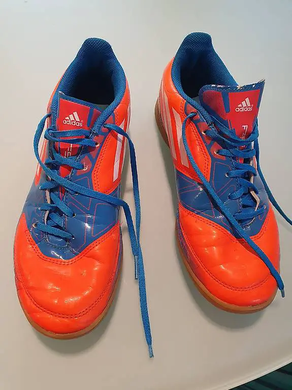 Hallenschuhe / Turnschuhe Adidas GR 40