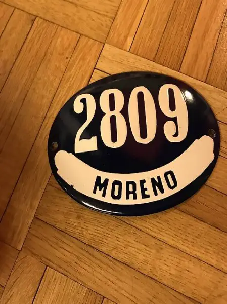 Schild "2809 Moreno"